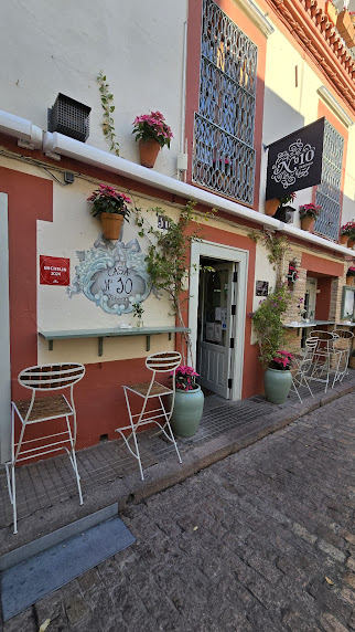 AF1QipMcScTy-YSnRN8enN1HJD1GGq3RN86auixtUwDI=s572-k-no